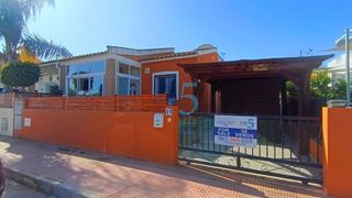 Casa in Daya Nueva. Un bungalow adosado de dos dormitorios bellamente reformado, jac