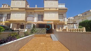 Casa adossada a Torre de la Horadada