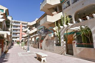 Pis a El Acequión. Apartamento renovado de 2 habitaciones con garaje, dos balcones