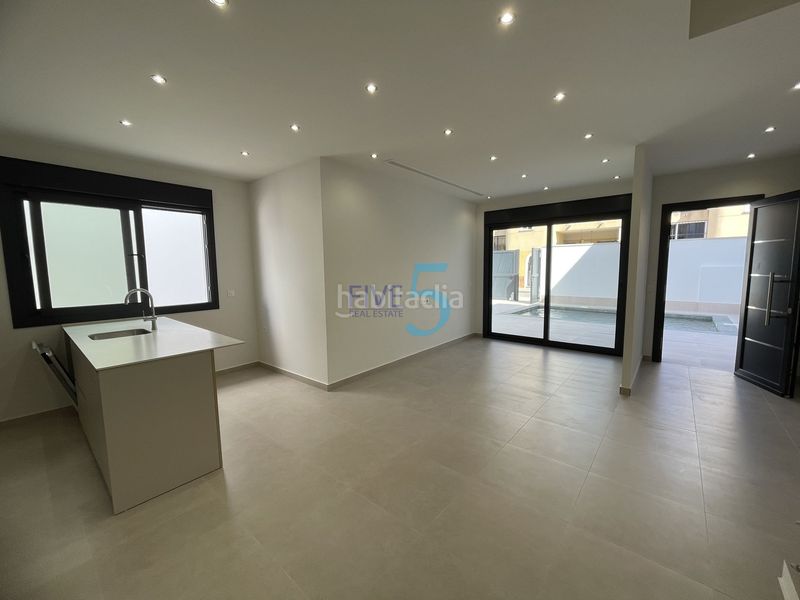 Foto bbb7e56d-62aa-4aa9-8a15-cea48cc07c1b. Casa a Almoradí