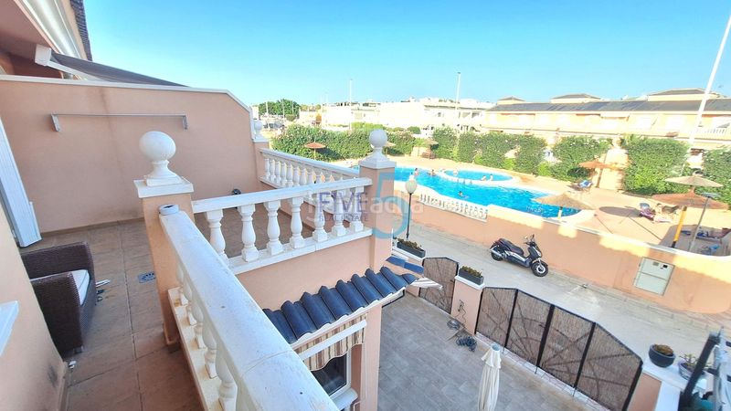 Foto 9fb1ad70-7629-4a3b-a9bb-b7f7c0b0d90e. Dúplex amb aparcament piscina a Puerto Marino Santa Pola
