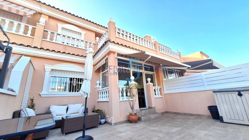 Foto c13c5dbe-5599-41b5-bbde-abefa2886fe7. Dúplex amb aparcament piscina a Puerto Marino Santa Pola