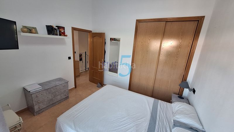 Foto f526ecb3-e36b-4599-b57d-122d159e0fbf. Dúplex amb aparcament piscina a Puerto Marino Santa Pola
