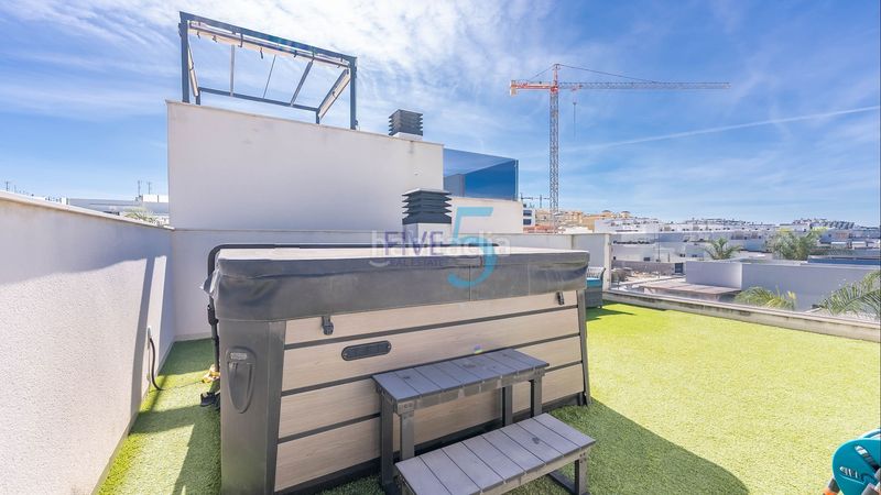 Foto d9b0e2bd-1ee4-43e8-8131-2fa8c61041f8. Casa amb calefacció piscina a Benijófar