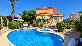 Casa a Lo Pepín. Preciosa villa independiente de 3 dormitorios con piscina privad