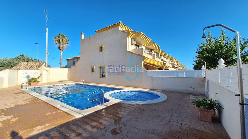 Foto ff42c5e8-ce78-42e9-8548-5fdd92d38eb2. Dúplex amb aparcament piscina a Santiago de La Ribera San Javier