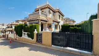 Casa adossada a Villamartín-Las Filipinas