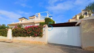 Haus in Rojales Hills - Rosa Bungalows. Villa adosada azul con dos dormitorios orientada al sur en una p