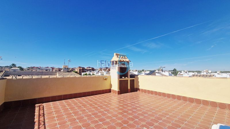 Foto 9d2a2a32-6ae5-4a26-b5f1-f71f41c5379f. Piso apartamento superior de 2 dormitorios bellamente presentado en sol golf, villamartín, con piscina común, aparcamiento privado y un en Orihuela