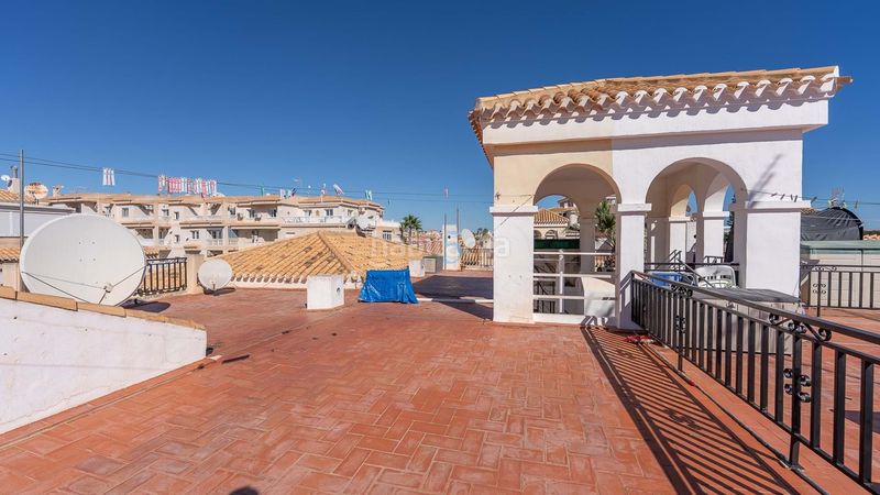 Foto 1a75d8dd-c772-4745-92ba-62b871a39863. Casa adossada amb calefacció piscina a Playa Flamenca Orihuela