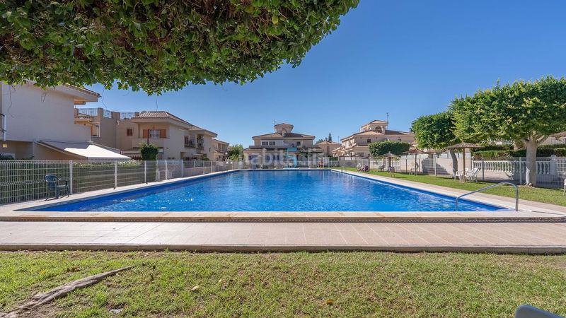 Foto dce3ad13-2882-485e-9482-2b34bdd01609. Casa adossada amb calefacció piscina a Playa Flamenca Orihuela