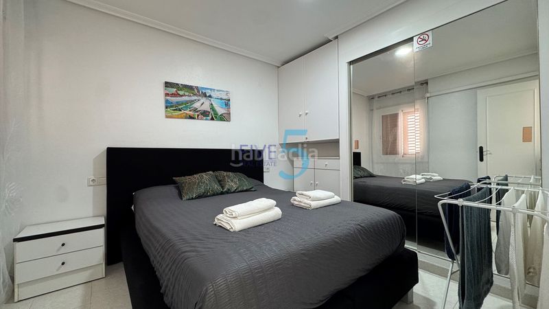 Foto 9605fcd1-ba7f-4eee-8deb-fa9132f423e6. Piso este bellamente amueblado ático de un dormitorio está situado en la popular ciudad costera , a solo unos minutos a pi en Torrevieja