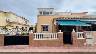Maison  Torre golf. Ubicada en la codiciada zona de playa flamenca, esta villa bunga