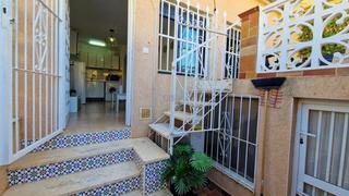 Casa  Calle parque poo. Bungalow de 2 dormitorios y 2 baños en la marina, que incluye al