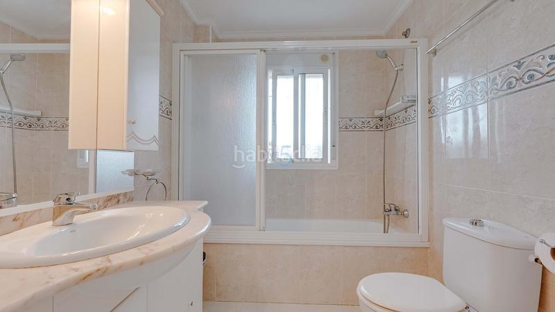 Foto c58355f4-ce84-4bd8-863a-451c42038fc9. Pis amb calefacció piscina a Rojales