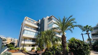 Pis  Calle clavo. Este hermoso apartamento en el segundo piso se encuentra dentro
