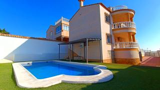 Casa  Calle rio mundo. Fantástica villa independiente de 5 dormitorios y 3 baños orient