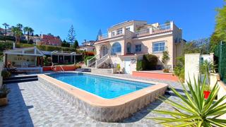 Casa  Calle josefa aniorte. Impresionante villa de 34 dormitorios y 2,5 baños orientada al s
