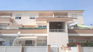 Dúplex  Calle ciruela. Fabuloso apartamento de 3 dormitorios y 2 baños en san cayetano.