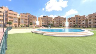 Pis a Gea y Truyols. Amplio apartamento de 3 dormitorios y 2 baños en la segura urban
