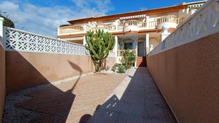 Casa adossada  Avenida antonio quesada. Fantástica casa adosada de 2 dormitorios y 1,5 baños con orienta