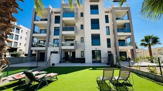 Pis  Calle verbena de la paloma. Este hermoso apartamento de dos dormitorios en planta baja se en