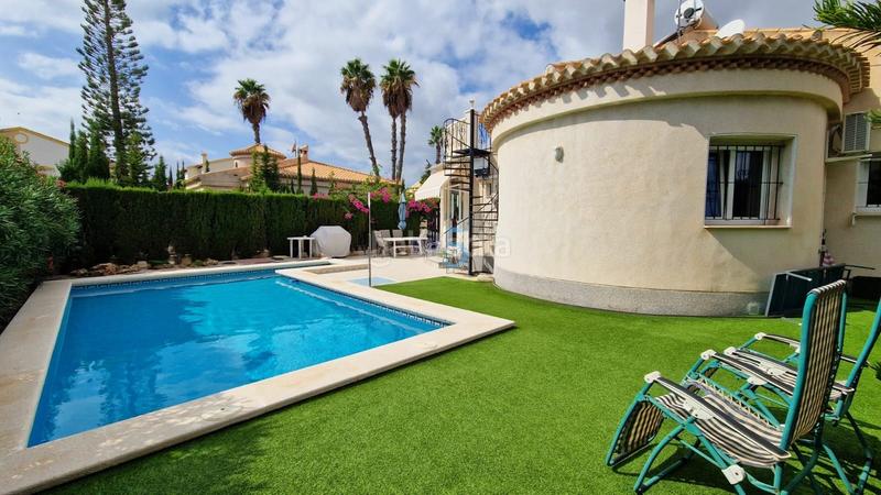 Foto 14b193d5-31b4-4add-865d-ce78d6fa3d3b. House with heating pool in Playa Flamenca Orihuela