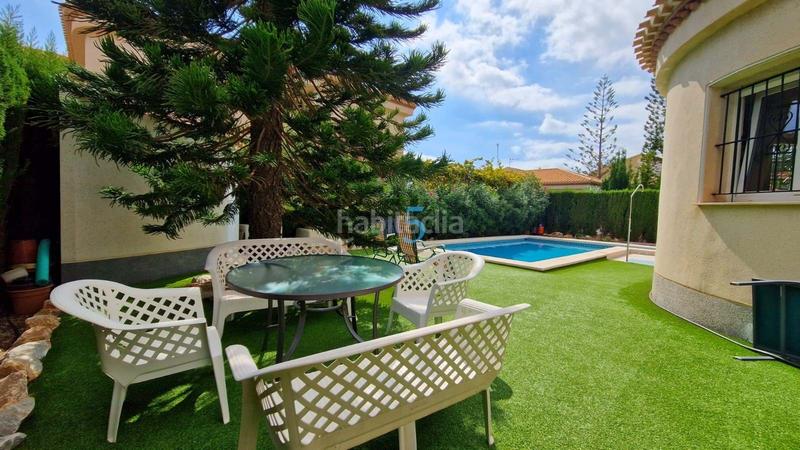 Foto b7b5bd76-691a-4ebe-b2c1-a535696a6874. House with heating pool in Playa Flamenca Orihuela