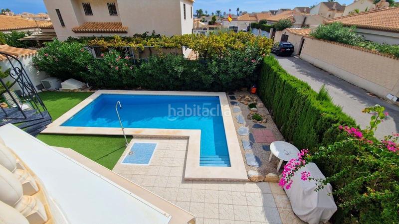Foto bc7395e4-f32b-470a-bb4f-a8bfd33c9e77. House with heating pool in Playa Flamenca Orihuela