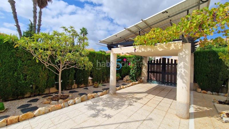 Foto e6d9bf7f-6ed7-43c0-aff2-081eed0cdb7a. House with heating pool in Playa Flamenca Orihuela