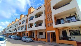 Pis  Calle virgen del carmen. Hermoso apartamento de dos dormitorios en planta baja con vistas