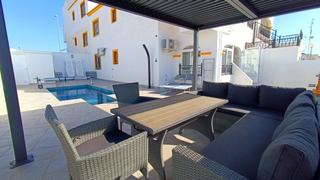 Etagenwohnung  Calle manzano. Impresionante apartamento de esquina totalmente renovado con ori