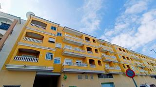 Piso  Avenida reina sofia. Hermoso apartamento de 2 dormitorios y 2 baños en planta alta co