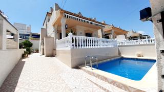 Maison  Calle la iruela. Con mucho espacio al aire libre, esta villa independiente contie