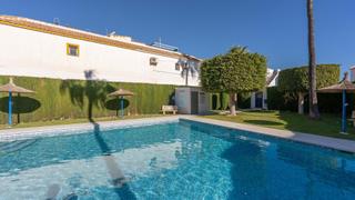 Flat  Calle carmen. Este apartamento de esquina en el último piso de dos dormitorios