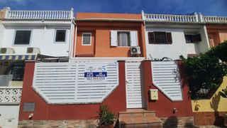 Casa adossada a Mil Palmeras. Una espaciosa y reformada casa adosada de 3 dormitorios y 1,5 ba