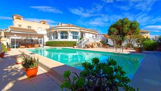 Haus  Calle sibilius. Espaciosa villa independiente de 4 dormitorios y 3 baños orienta