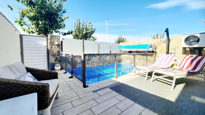 Foto 4952d668-f851-4dfd-911b-19130e85bcc0. Casa amb calefacció piscina a Centro Alcázares (Los)