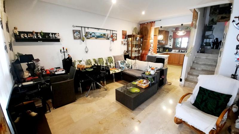 Foto 16bc2f4f-ff4b-4bab-b0b7-af26a10391e9. Maison jumelée avec piscine dans Los Almendros Orihuela