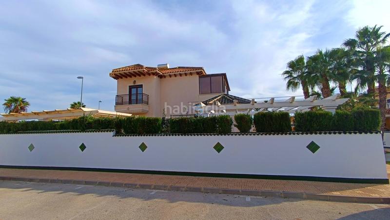Foto 46c9995d-9b4f-4332-906d-0d4d3d4321ce. House with heating pool in Rojales