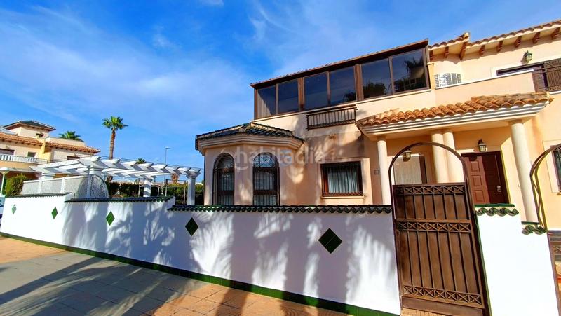 Foto 942f9a98-e925-4c90-aeb9-0a614d275805. House with heating pool in Rojales