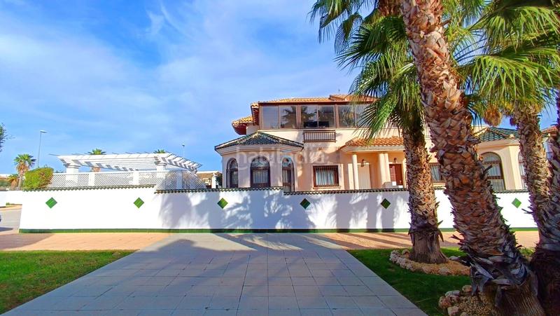 Foto d1e886e1-df4d-450b-9bd2-9614aee220f1. House with heating pool in Rojales