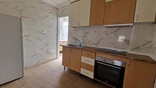 Etagenwohnung  Calle la paz. Apartamento de 3 dormitorios y 1 baño en planta alta bellamente