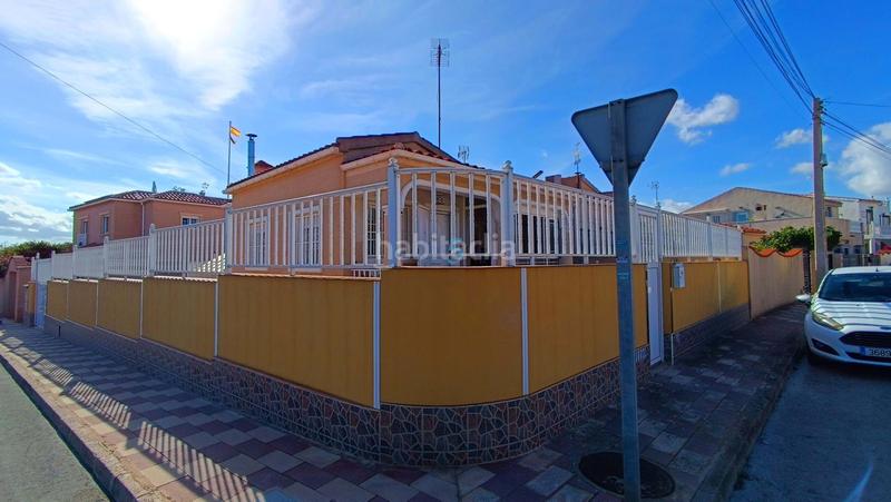 Foto a1558404-6f88-48bf-bcc8-5b1bae1246a4. House with heating parking in San Fulgencio