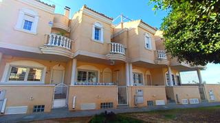Reihenhaus  Calle de goben. Impresionante casa adosada de 3 dormitorios con garaje privado e