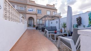 Semi detached house in Calle Abanilla