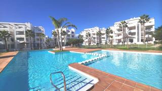 Pis  Calle lance armstrong block. Apartamento de 2 dormitorios y 1 baño en la segunda planta, con