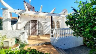 Maison  Calle los cipreses. Fantástico bungalow de 2 dormitorios y 1 baño con jardín, piscin