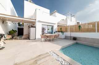 Haus  Calle pedro sanchez verdu. Impresionante villa independiente de 3 dormitorios y 3 baños con