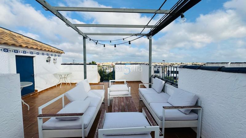 Foto c7081f21-1ee4-4665-869c-09c31525bdca. Casa a schiera con piscina in Los Almendros Orihuela